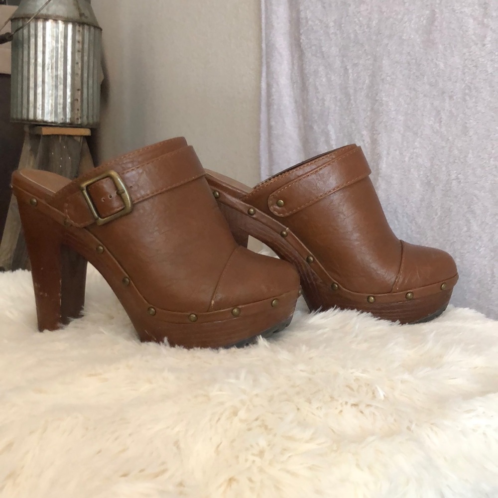 Tan wedge/heel